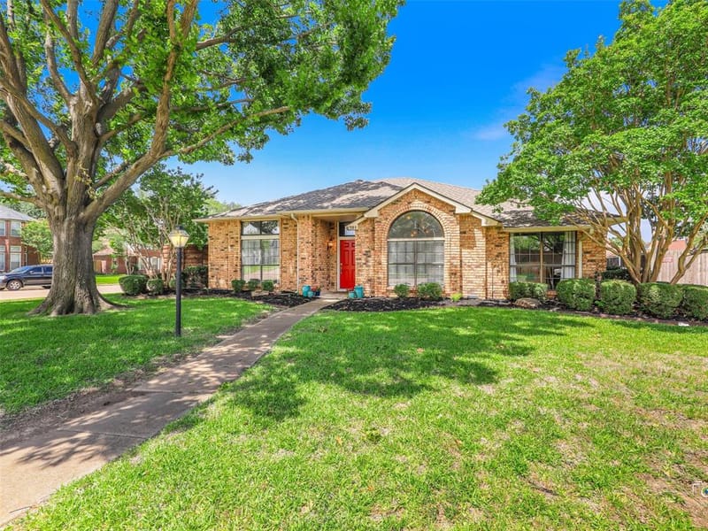 6701 Vero Drive, Plano TX 75023 - Photo 2