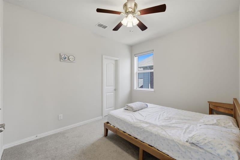 9445 Plaudit Drive, Frisco TX 75035 - Photo 5