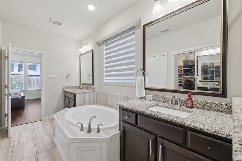 9445 Plaudit Drive, Frisco TX 75035 - Photo 11