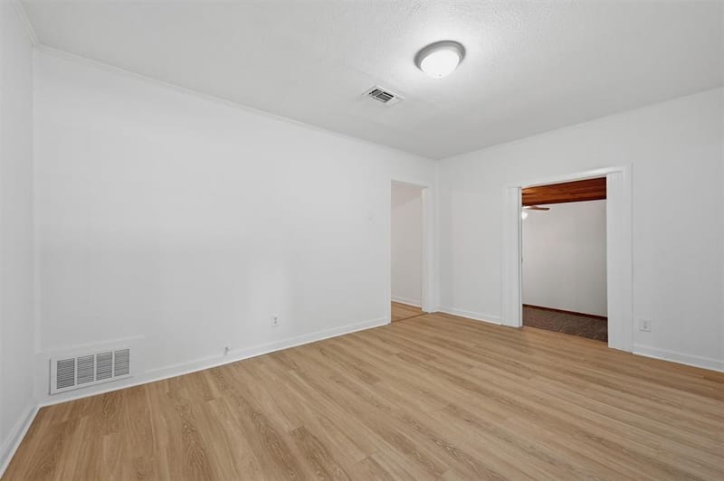 1020 W Brockett Street, Sherman TX 75092 - Photo 6