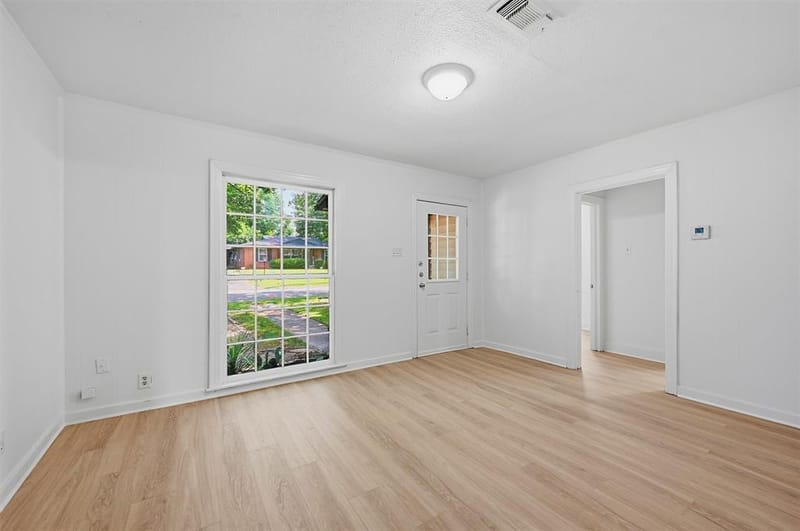 1020 W Brockett Street, Sherman TX 75092 - Photo 9