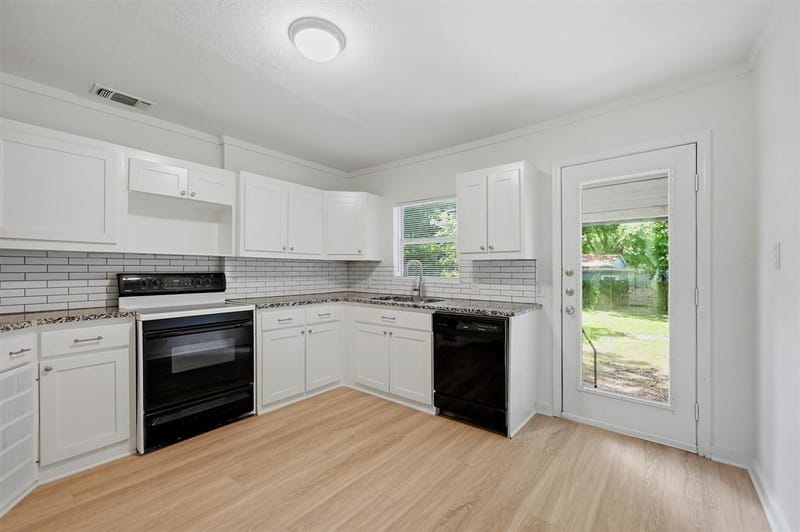 1020 W Brockett Street, Sherman TX 75092 - Photo 10