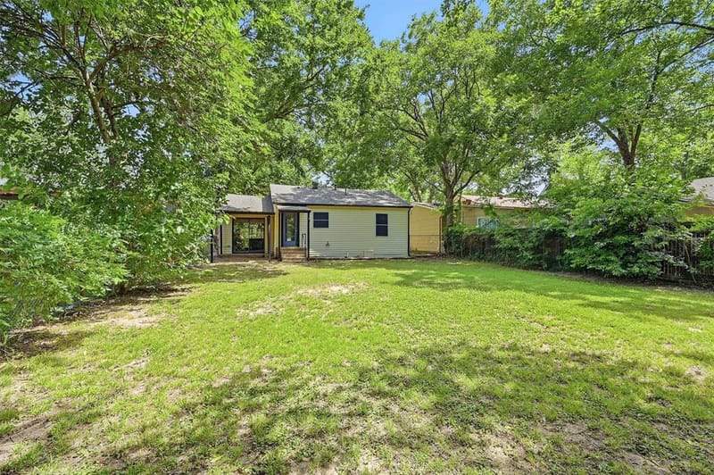 1020 W Brockett Street, Sherman TX 75092 - Photo 25
