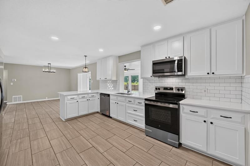 344 Woodbrook Drive, DeSoto TX 75115 - Photo 6
