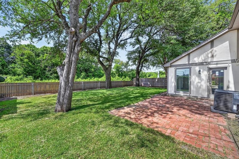 344 Woodbrook Drive, DeSoto TX 75115 - Photo 3