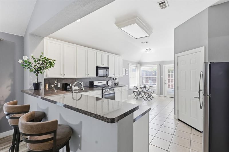 5433 Mohawk Court, The Colony TX 75056 - Photo 4