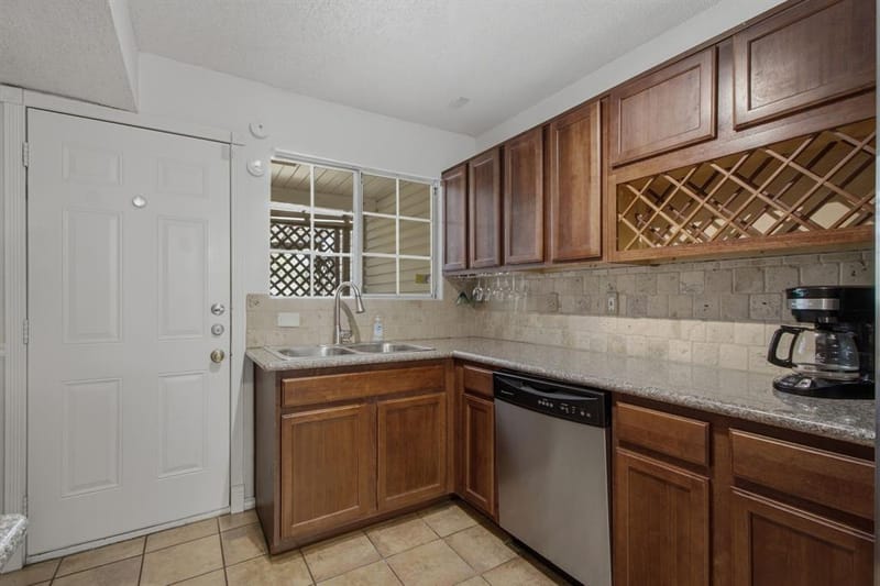 840 Creekside Drive, Lewisville TX 75067 - Photo 12