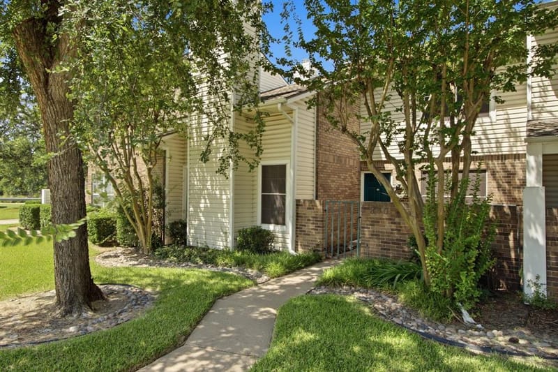 840 Creekside Drive, Lewisville TX 75067 - Photo 3