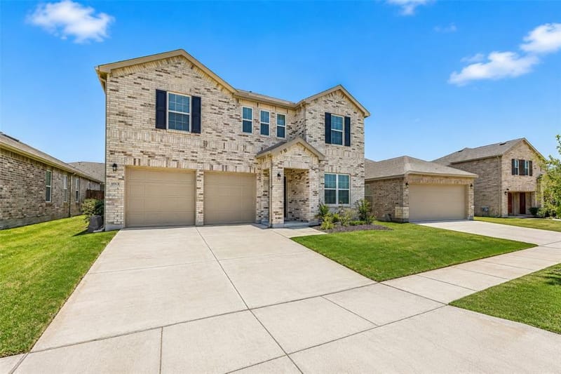 1913 Winding Creek Way, Denton TX 76208 - Photo 17