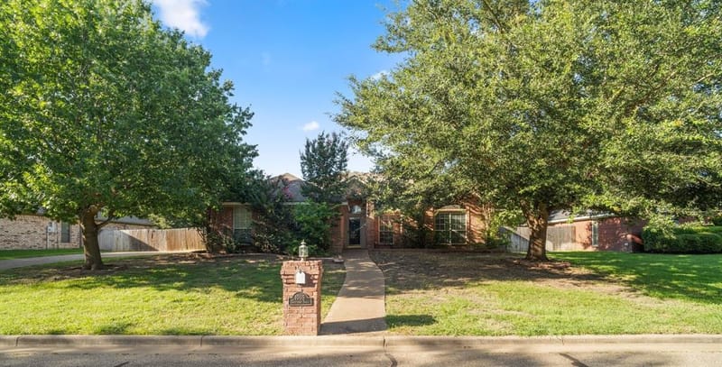 1005 Cheyenne Trail, Hewitt TX 76643
