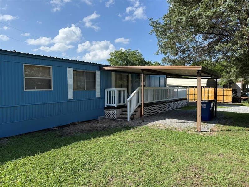 242 Cobb Avenue, Van Alstyne TX 75495 - Photo 3