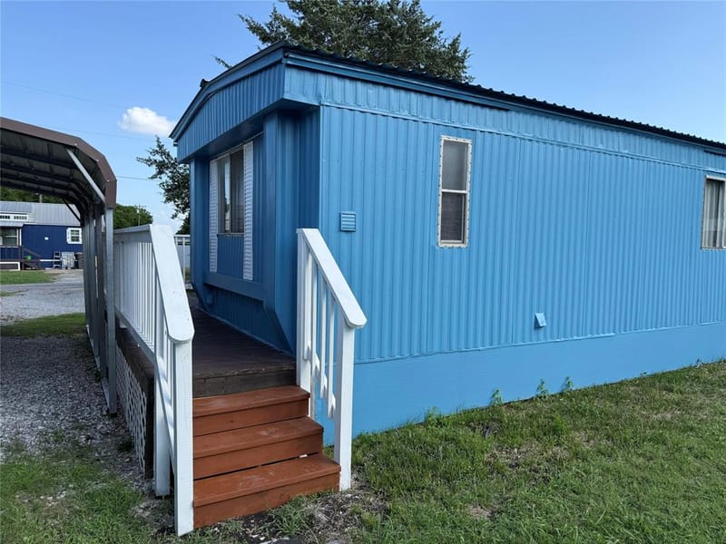 242 Cobb Avenue, Van Alstyne TX 75495 - Photo 11