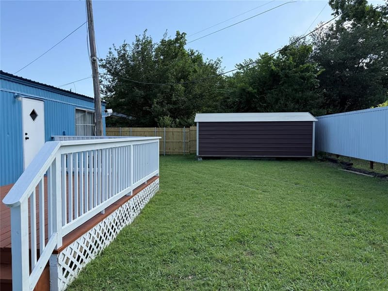 242 Cobb Avenue, Van Alstyne TX 75495 - Photo 8