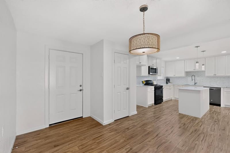 813 Travis Street, Garland TX 75040 - Photo 13