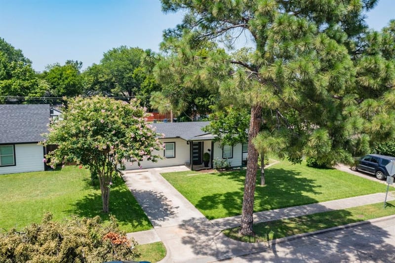 813 Travis Street, Garland TX 75040 - Photo 3
