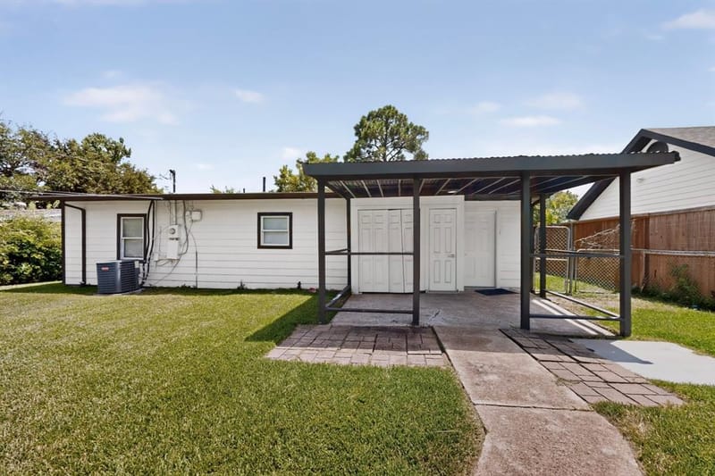 813 Travis Street, Garland TX 75040 - Photo 32