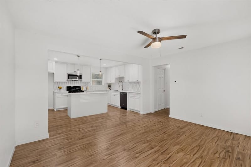 813 Travis Street, Garland TX 75040 - Photo 8