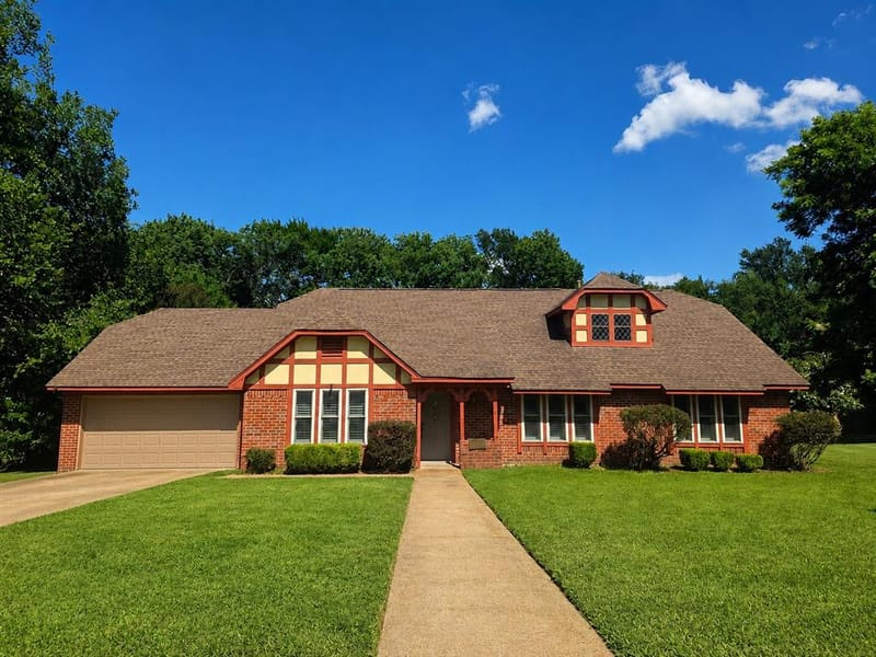 355 35th Street SE, Paris TX 75460