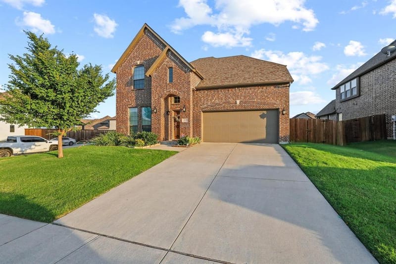 223 Thompson Drive, Van Alstyne TX 75495 - Photo 2