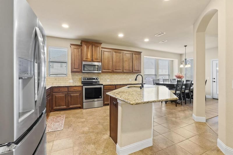 223 Thompson Drive, Van Alstyne TX 75495 - Photo 9