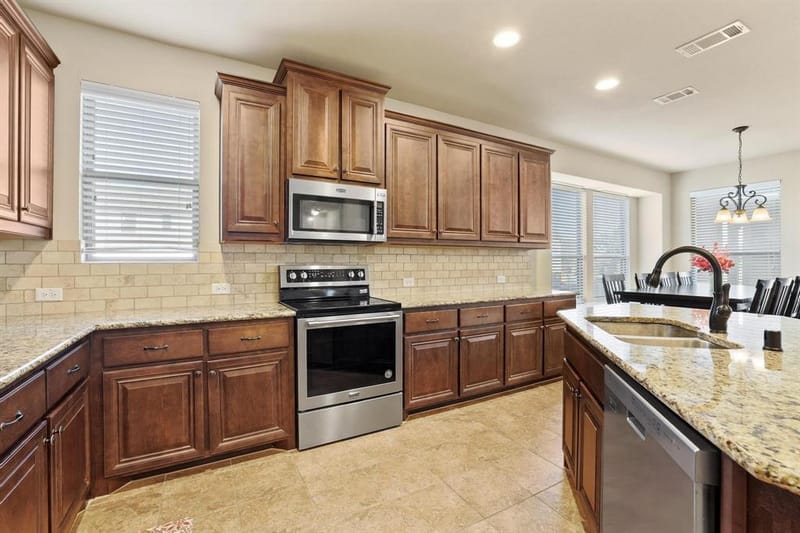 223 Thompson Drive, Van Alstyne TX 75495 - Photo 10