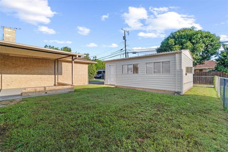 5823 Marview Lane, Dallas TX 75227 - Photo 27