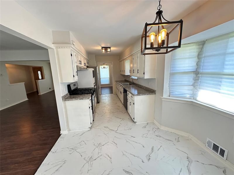 5823 Marview Lane, Dallas TX 75227 - Photo 13