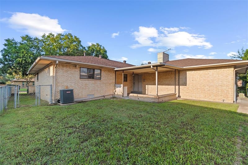 5823 Marview Lane, Dallas TX 75227 - Photo 26