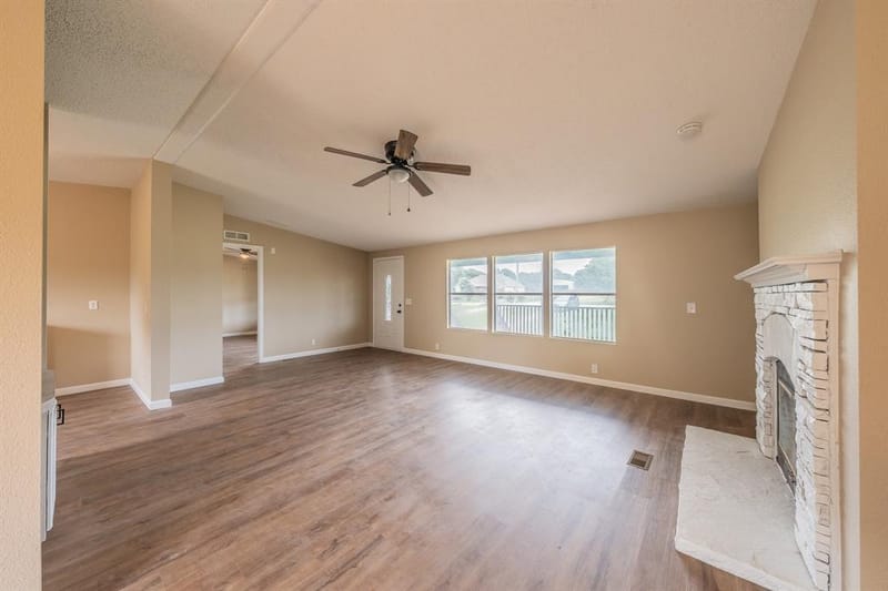 153 Clay Court, Springtown TX 76082 - Photo 10