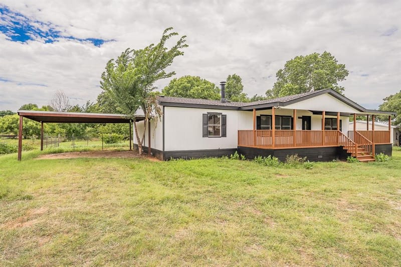 153 Clay Court, Springtown TX 76082 - Photo 4