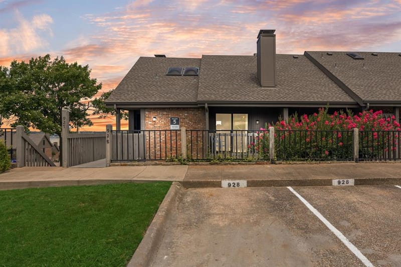 928 Signal Ridge Place, Rockwall TX 75032 - Photo 2