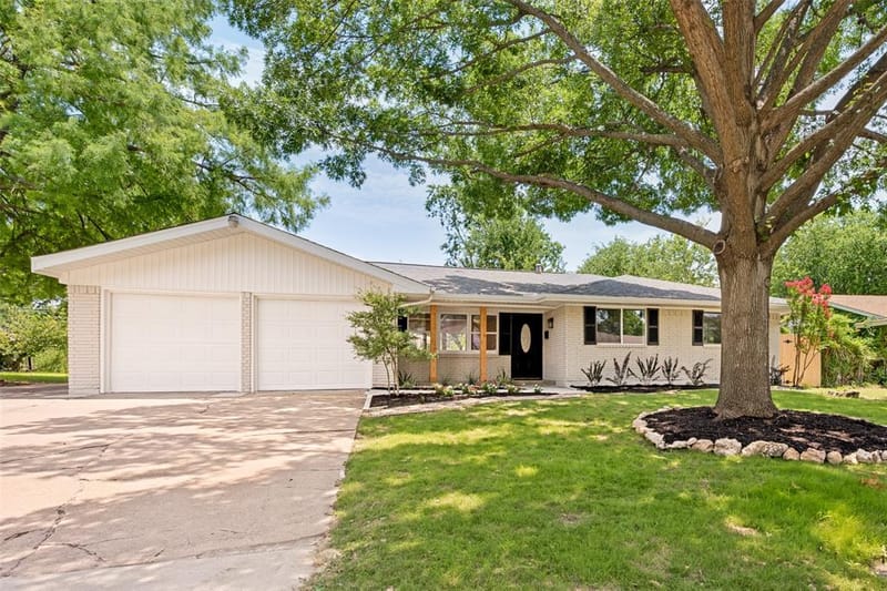 1717 Monaco Drive, Arlington TX 76010 - Photo 2