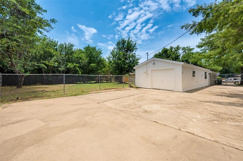 1717 Monaco Drive, Arlington TX 76010 - Photo 25