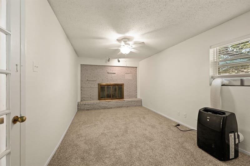 1625 Meadowbrook Drive, Garland TX 75042 - Photo 16