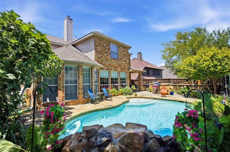 7313 Braemar Terrace, McKinney TX 75071 - Photo 2