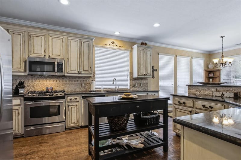 7313 Braemar Terrace, McKinney TX 75071 - Photo 10