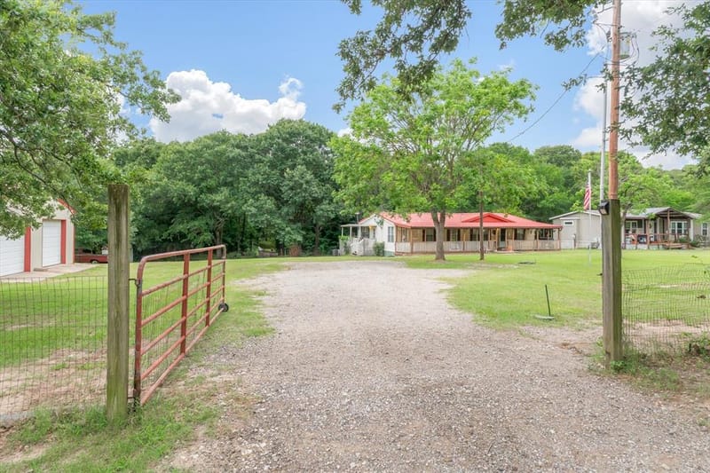 9556 County Road 2400, Quinlan TX 75474 - Photo 3