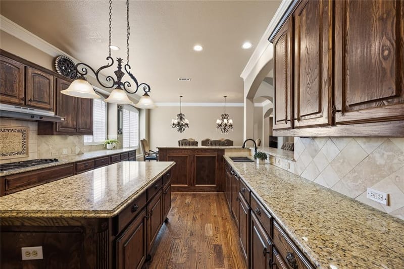 7040 Whisperfield Drive, Plano TX 75024 - Photo 9