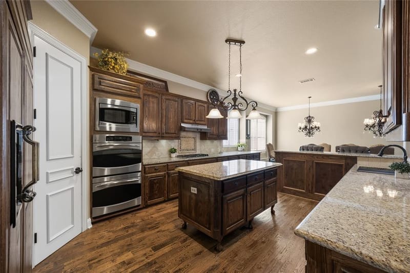 7040 Whisperfield Drive, Plano TX 75024 - Photo 8