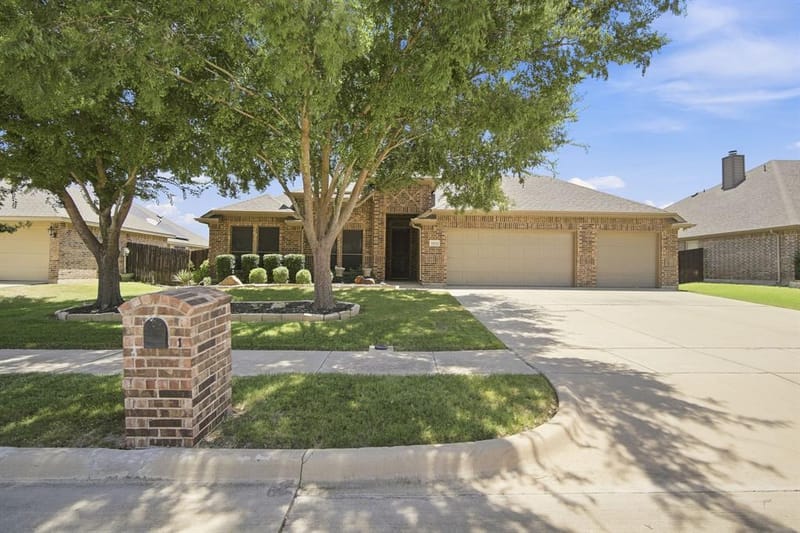 5610 Paradise Drive, Midlothian TX 76065