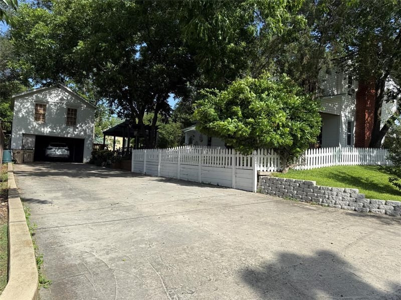 700 W Wrights Avenue, Comanche TX 76442 - Photo 12