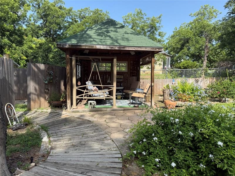 700 W Wrights Avenue, Comanche TX 76442 - Photo 14