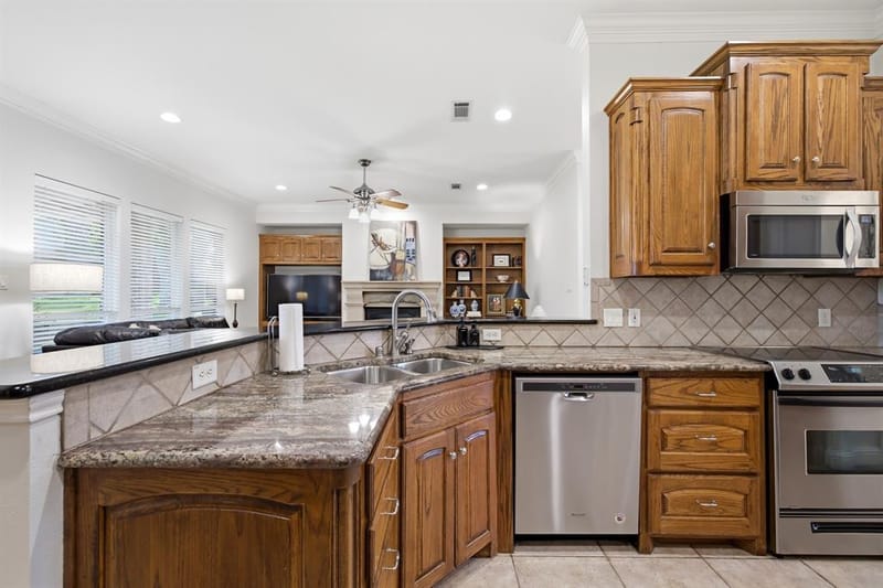 710 Knott Court, Euless TX 76039 - Photo 12