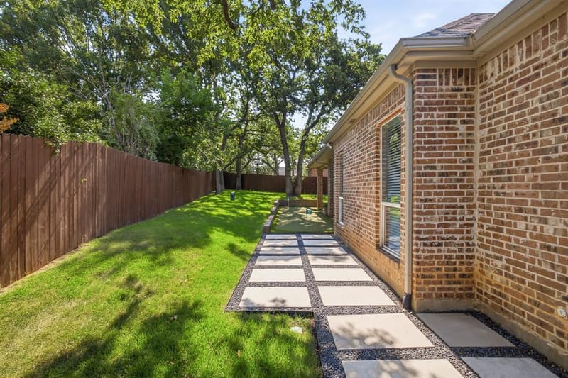 710 Knott Court, Euless TX 76039 - Photo 34