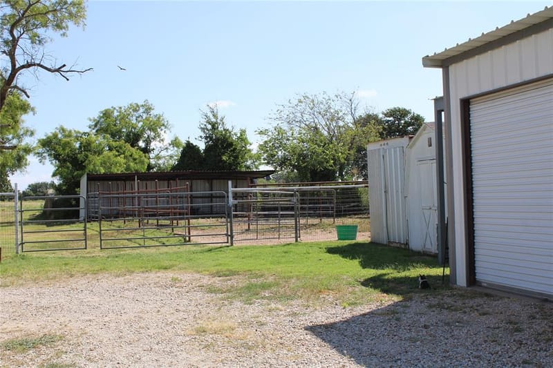 9612 West Highway 199, Poolville TX 76487 - Photo 18