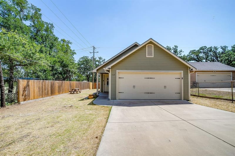 719 Harness Trail, Granbury TX 76049 - Photo 2