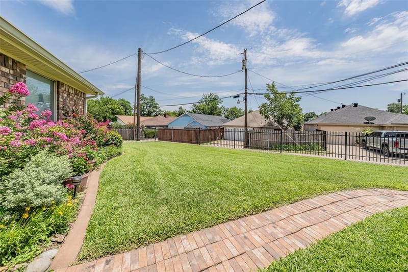 2520 Pecan Grove Court, Irving TX 75060 - Photo 6