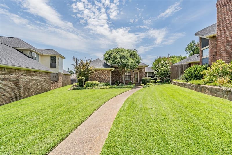 2520 Pecan Grove Court, Irving TX 75060 - Photo 3