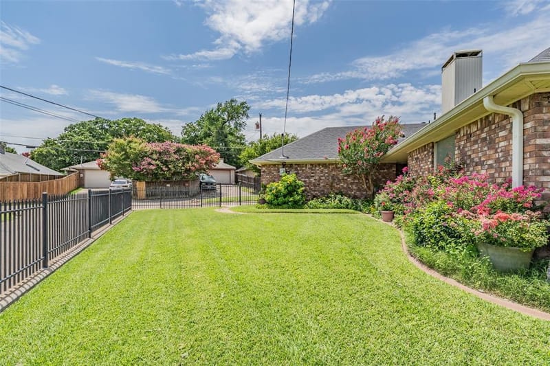 2520 Pecan Grove Court, Irving TX 75060 - Photo 5