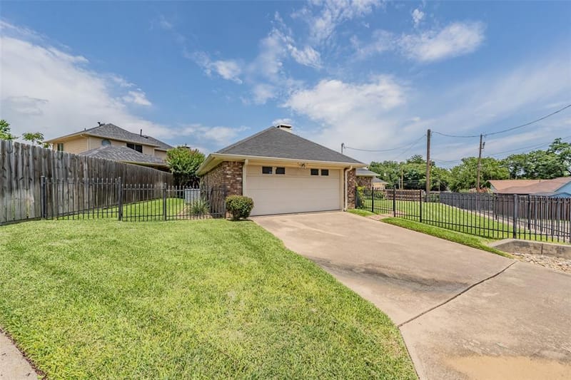 2520 Pecan Grove Court, Irving TX 75060 - Photo 38